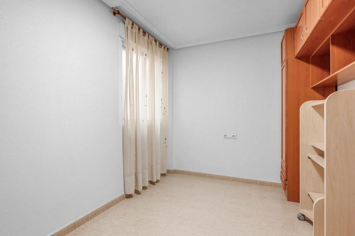 Apartment with 2 bedrooms, 100m² in Torrevieja, Spain [ID: 0152-526281]