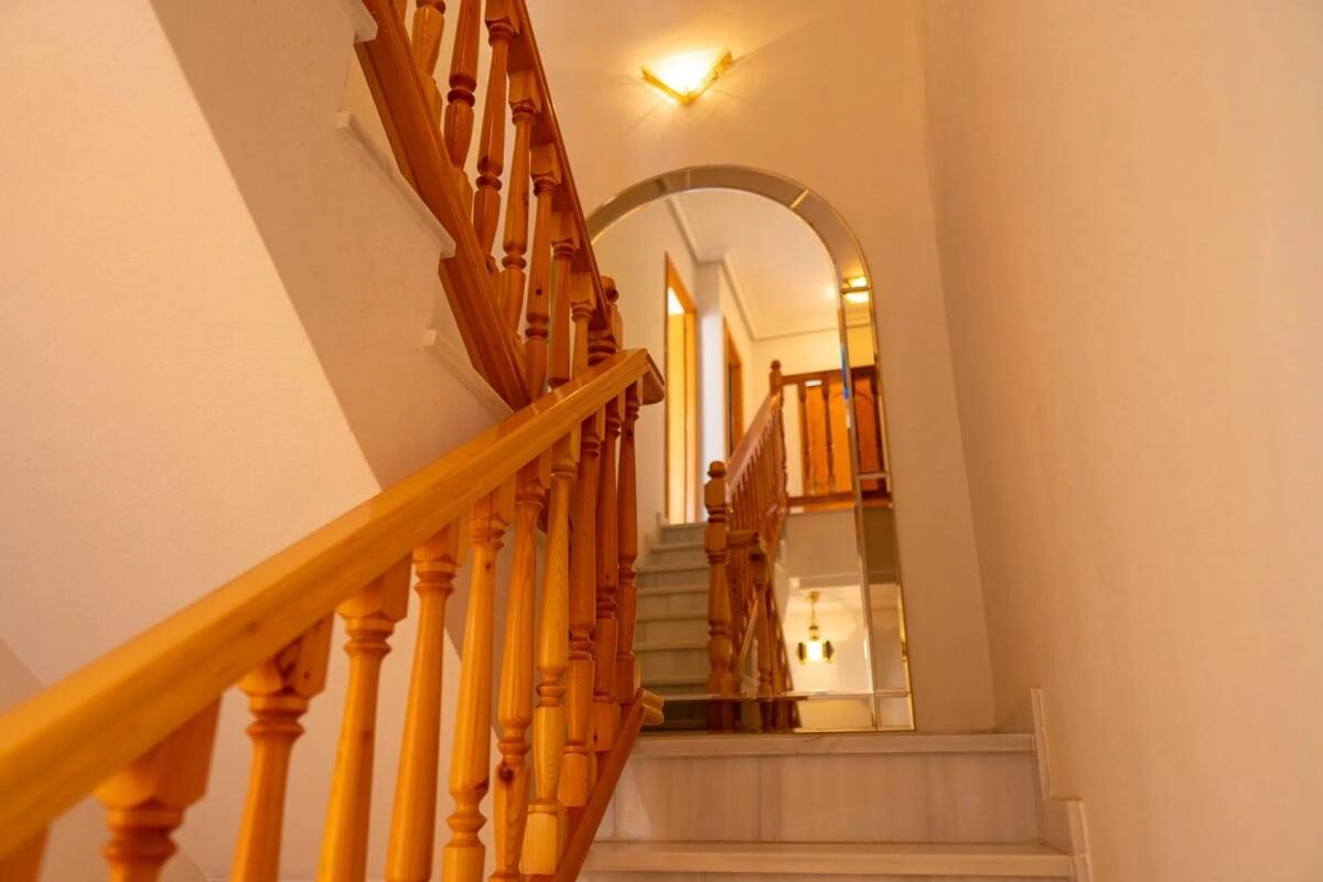 Apartment with 7 bedrooms, 437m² in Torrevieja, Spain [ID: 0152-526128]