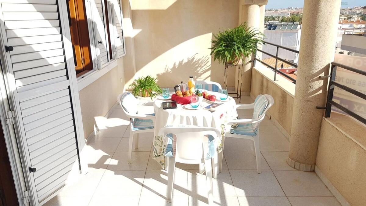 Apartment with 7 bedrooms, 437m² in Torrevieja, Spain [ID: 0152-526128]