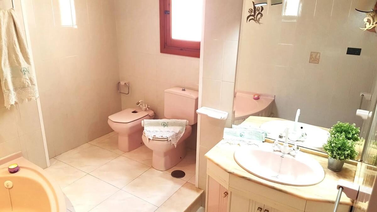 Apartment with 7 bedrooms, 437m² in Torrevieja, Spain [ID: 0152-526128]