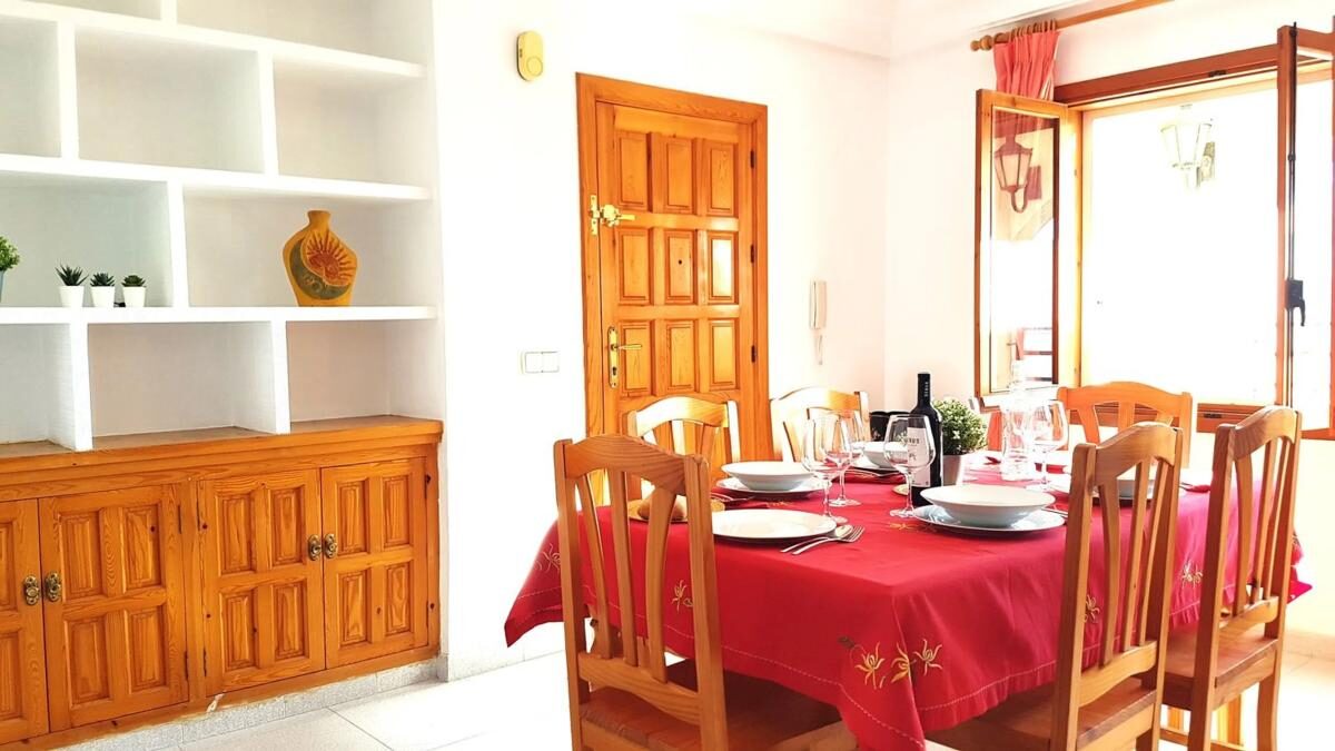 Apartment with 7 bedrooms, 437m² in Torrevieja, Spain [ID: 0152-526128]