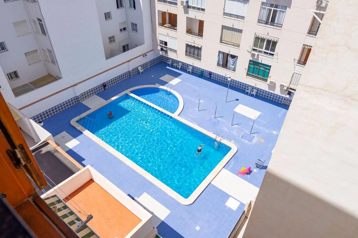 Apartment with 7 bedrooms, 437m² in Torrevieja, Spain [ID: 0152-526128]