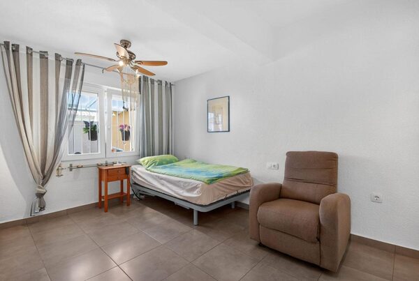 Willa w Сан-Мігель-де-Салінас, Hiszpania, 142m² - obraz 24