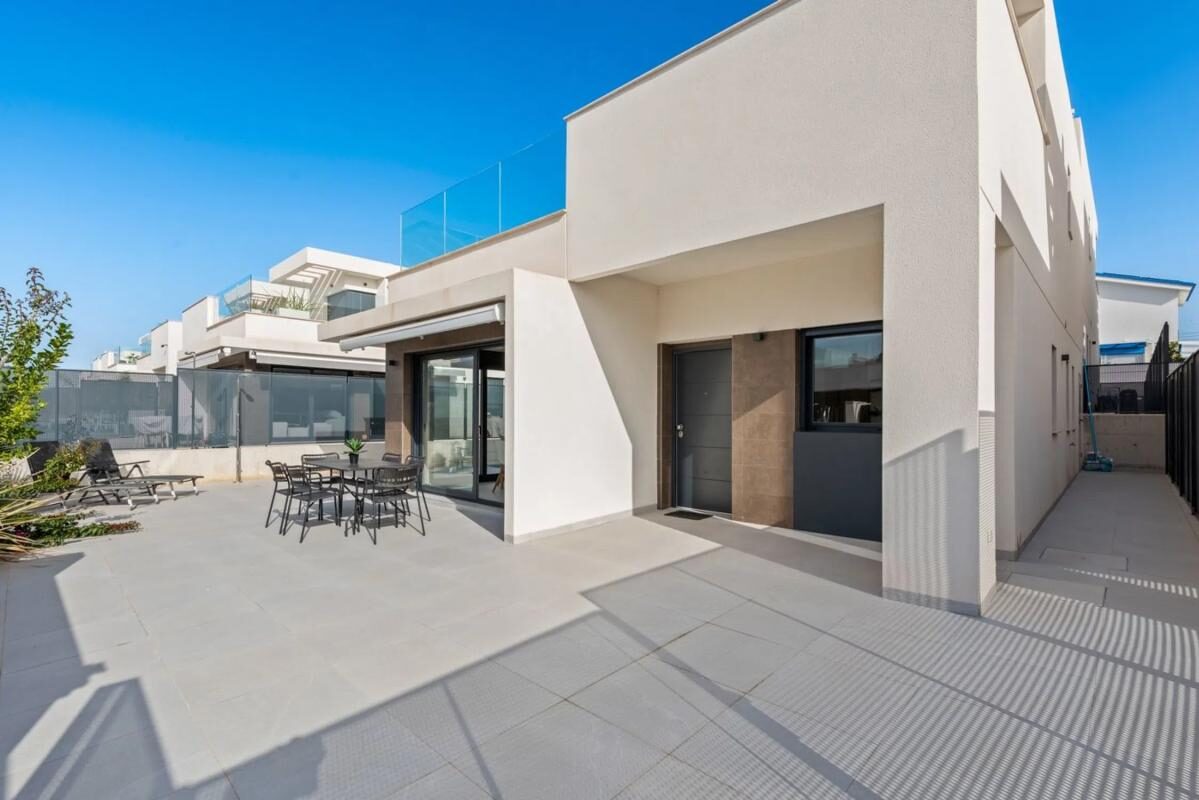 Townhouse with 3 bedrooms, 226m² in San Fulgencio, Spain [ID: 0152-515991]