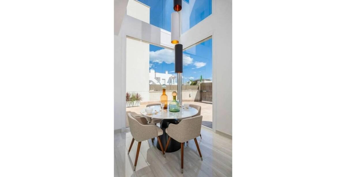 Willa z 3 sypialniami, 112m² w Рохалес, Hiszpania [ID: 0152-515983]