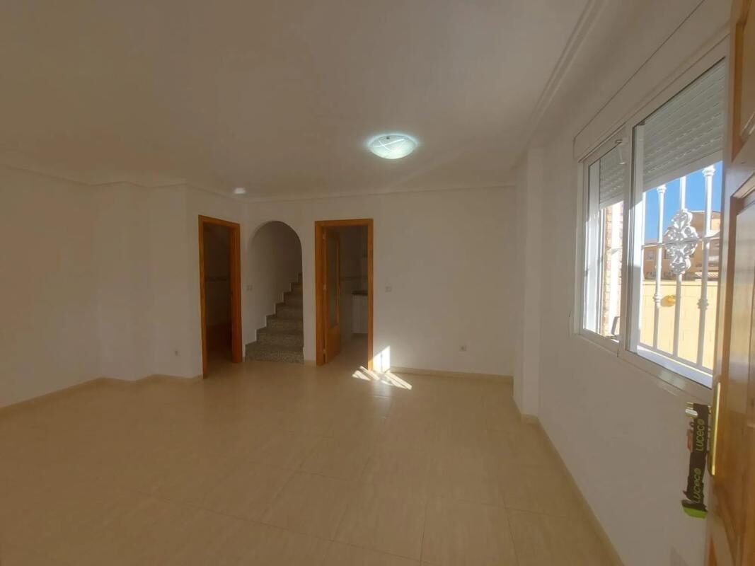 Вілла з 3 спальнями, 120м² в Рохалес, Іспанія [ID: 0152-515924]