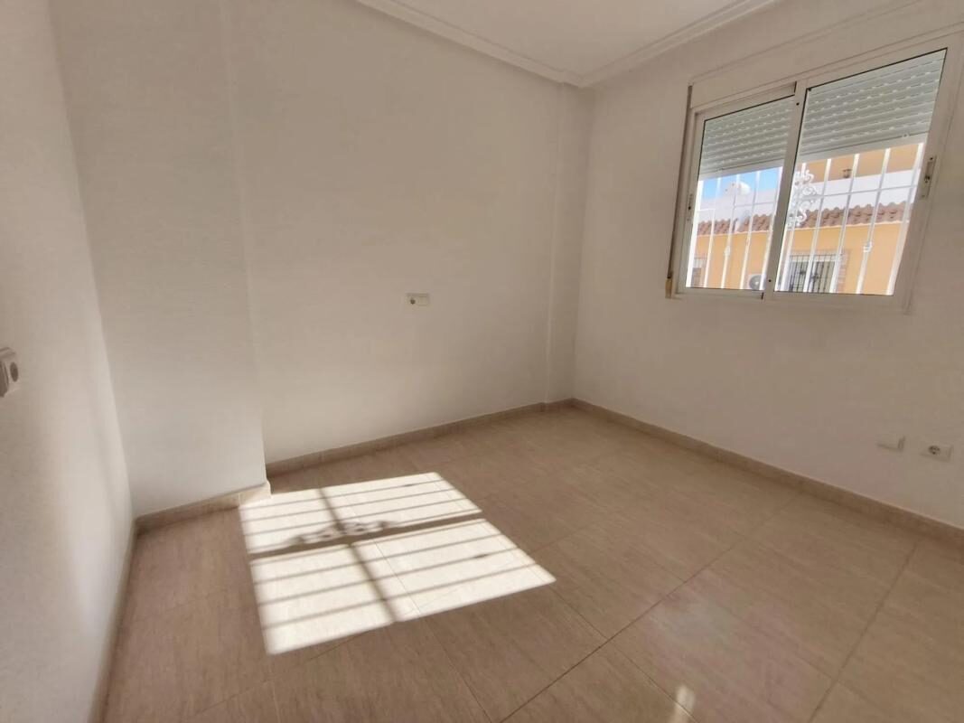 Вілла з 3 спальнями, 120м² в Рохалес, Іспанія [ID: 0152-515924]