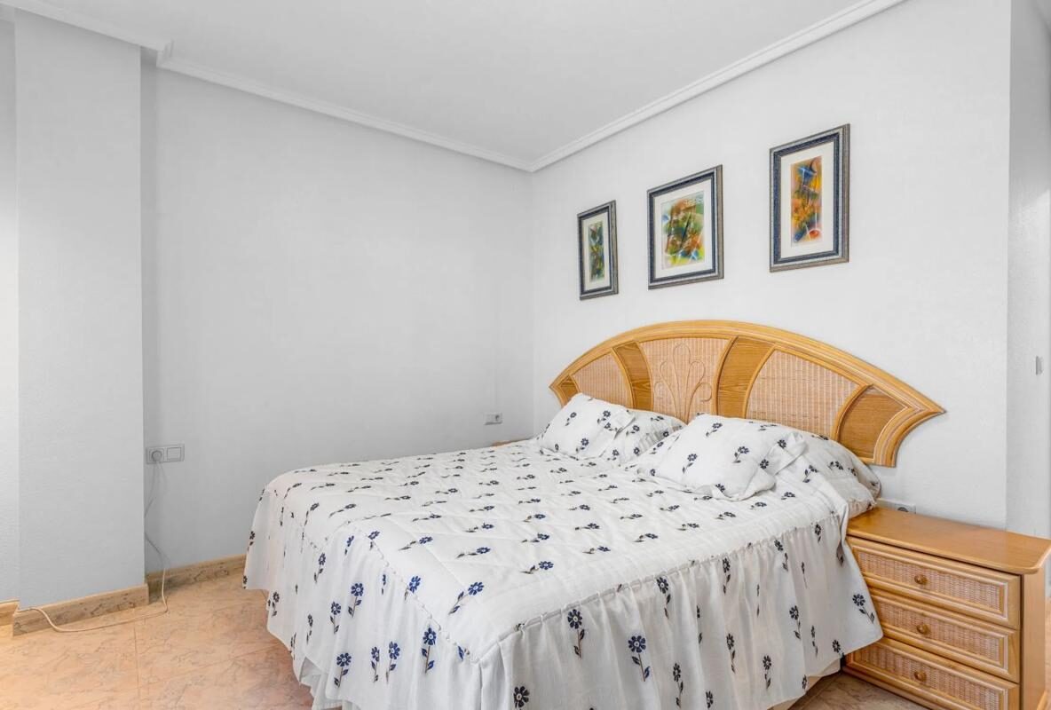 Вілла з 7 спальнями, 179м² в Рохалес, Іспанія [ID: 0152-515893]