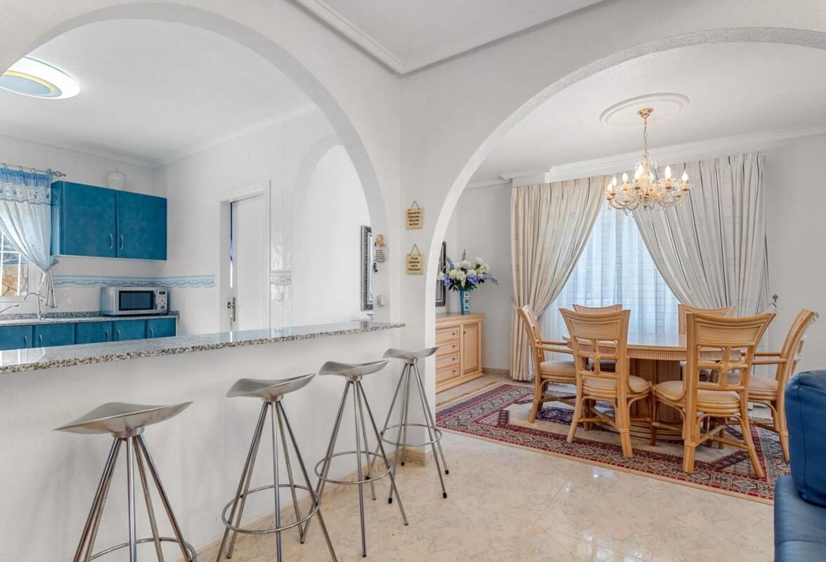 Вілла з 7 спальнями, 179м² в Рохалес, Іспанія [ID: 0152-515893]
