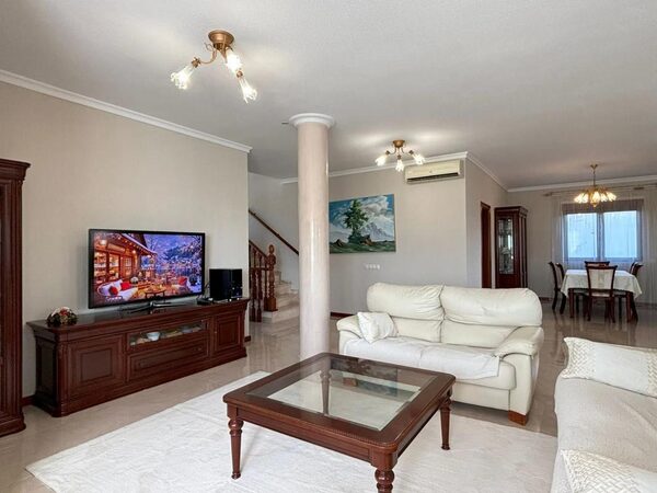 Вілла в Рохалес, Іспанія, 360м² - зображення 14