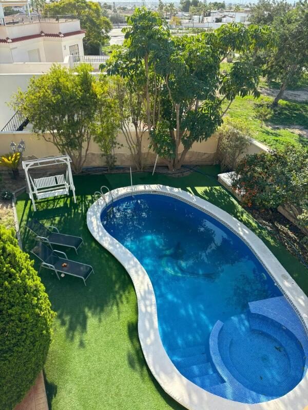 Willa z 5 sypialniami, 360m² w Рохалес, Hiszpania [ID: 0152-512797]