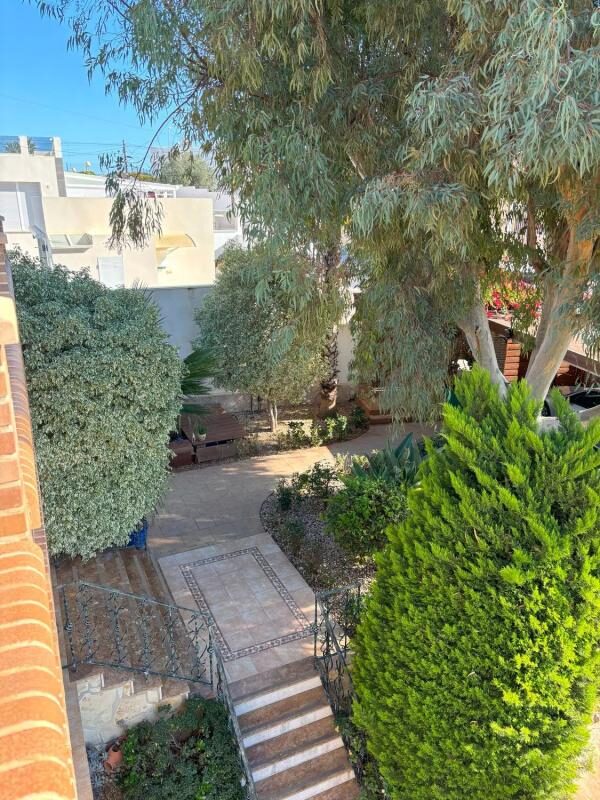 Willa z 5 sypialniami, 360m² w Рохалес, Hiszpania [ID: 0152-512797]