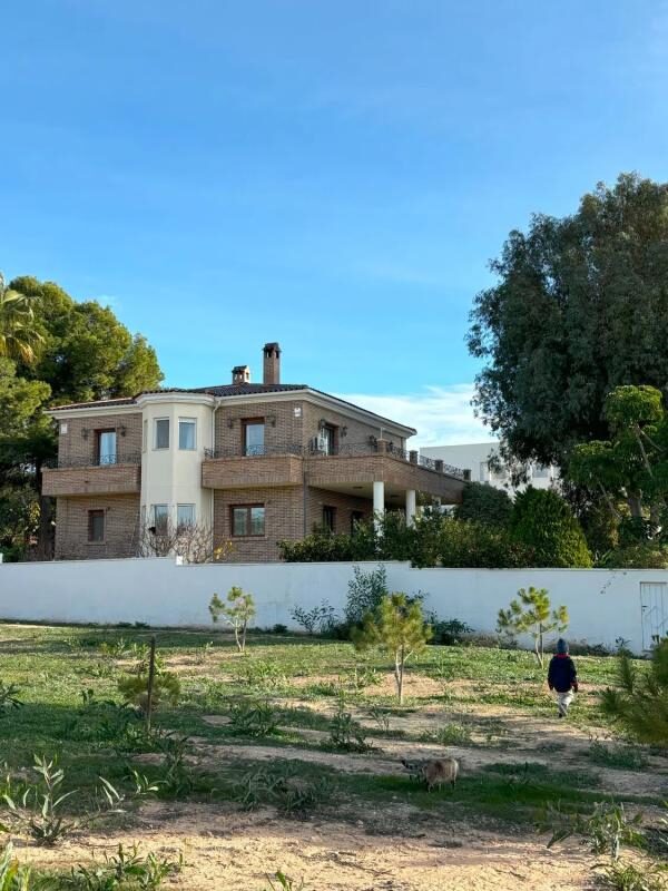 Willa z 5 sypialniami, 360m² w Рохалес, Hiszpania [ID: 0152-512797]
