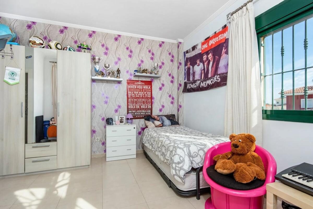 Вілла з 4 спальнями, 192м² в Рохалес, Іспанія [ID: 0152-510748]