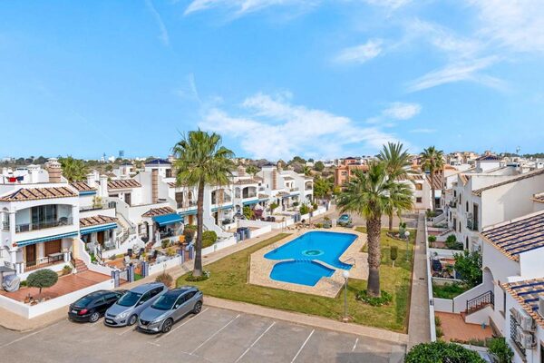 Apartments in Orihuela, Spain, 80m² - image 2