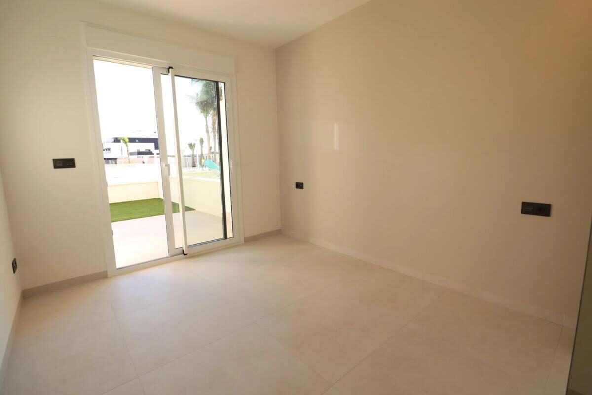 Квартира з 2 спальнями, 88м² в Гуардамар-дель-Сегура, Іспанія [ID: 0152-510407]