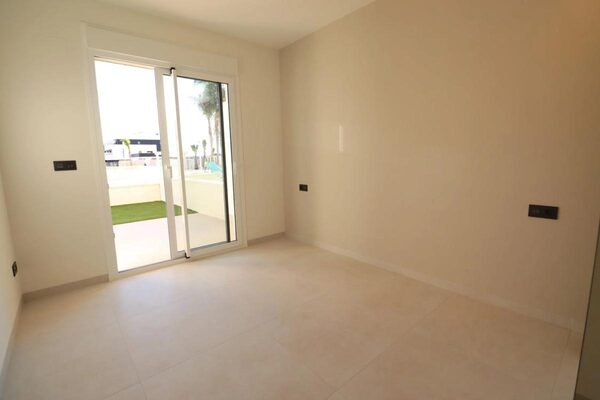 Apartments in Guardamar del Segura, Spain, 88m² - image 18