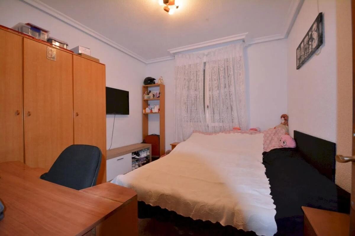 Willa z 4 sypialniami, 164m² w Guardamar del Segura, Hiszpania [ID: 0152-498277]