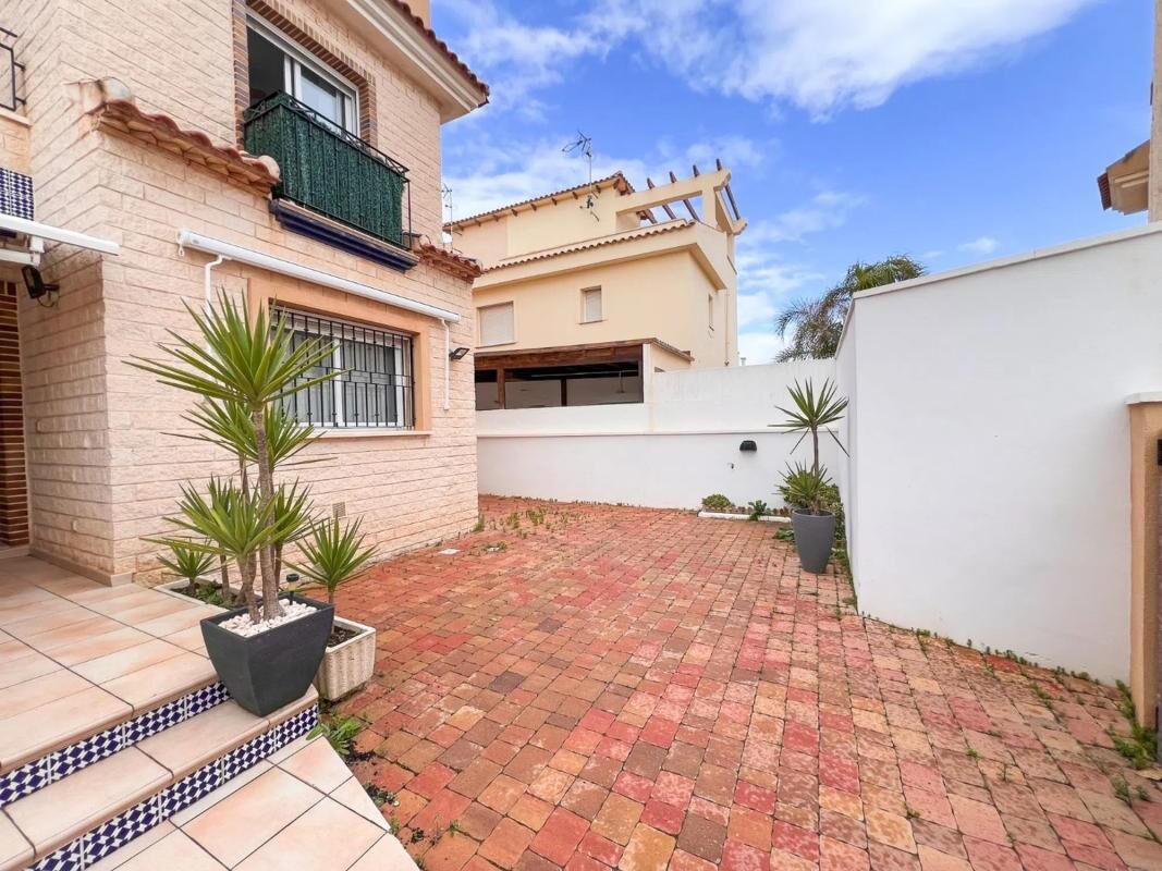 Townhouse with 3 bedrooms, 107m² in Pilar de la Horadada, Spain [ID: 0152-490373]