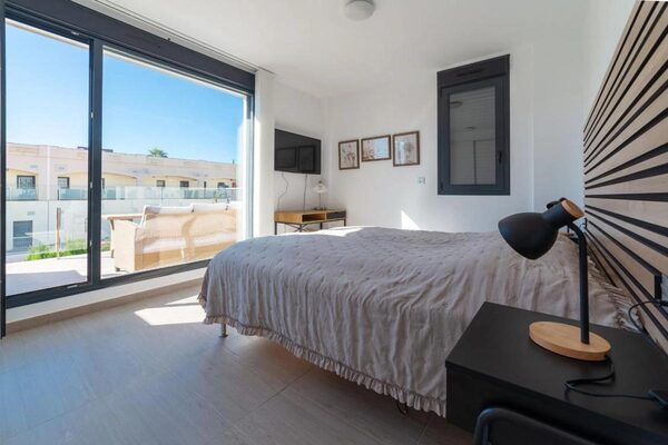 Villa in Torrevieja ID 0152-482325