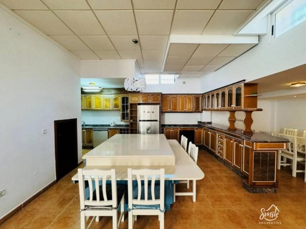 Villa with 5 bedrooms, 350m² in Torrevieja, Spain [ID: 0152-482037]