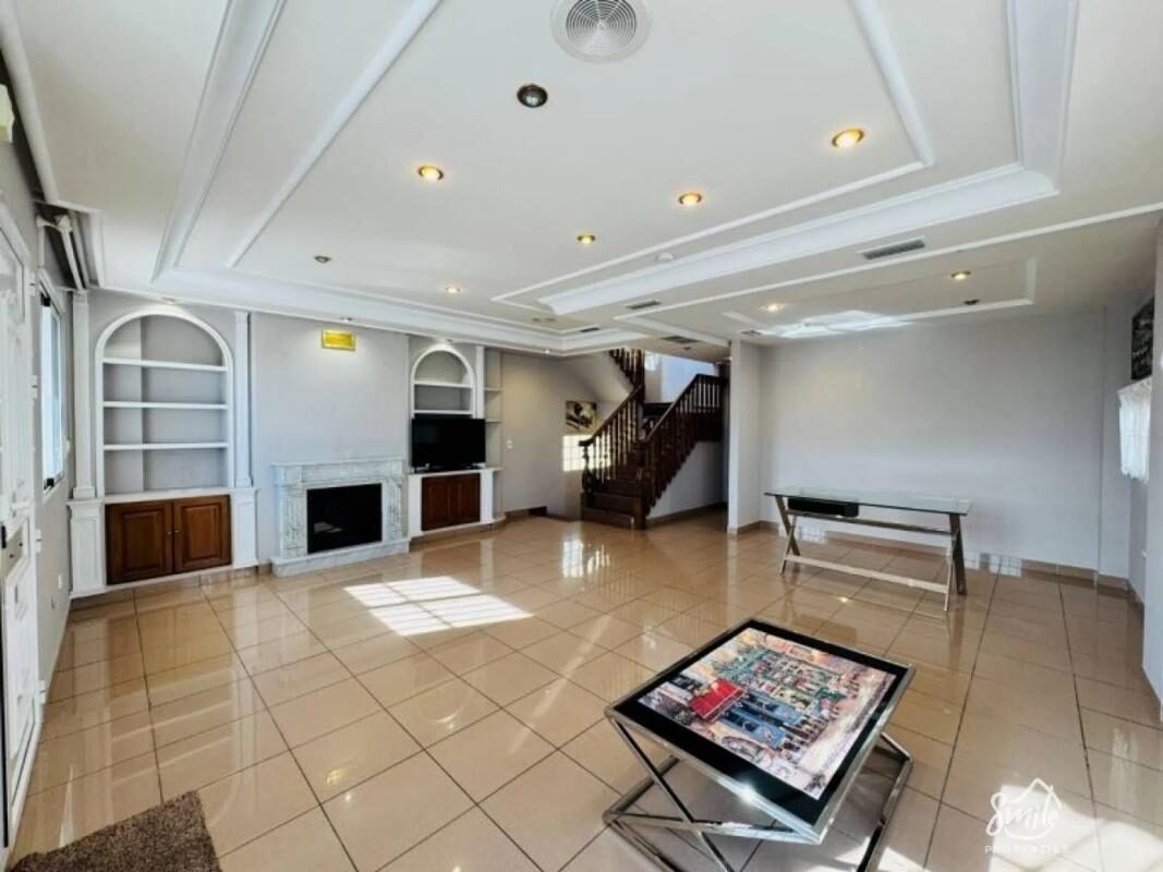 Villa with 5 bedrooms, 350m² in Torrevieja, Spain [ID: 0152-482037]