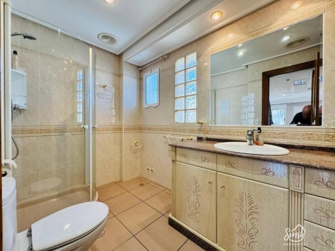 Villa with 5 bedrooms, 350m² in Torrevieja, Spain [ID: 0152-482037]