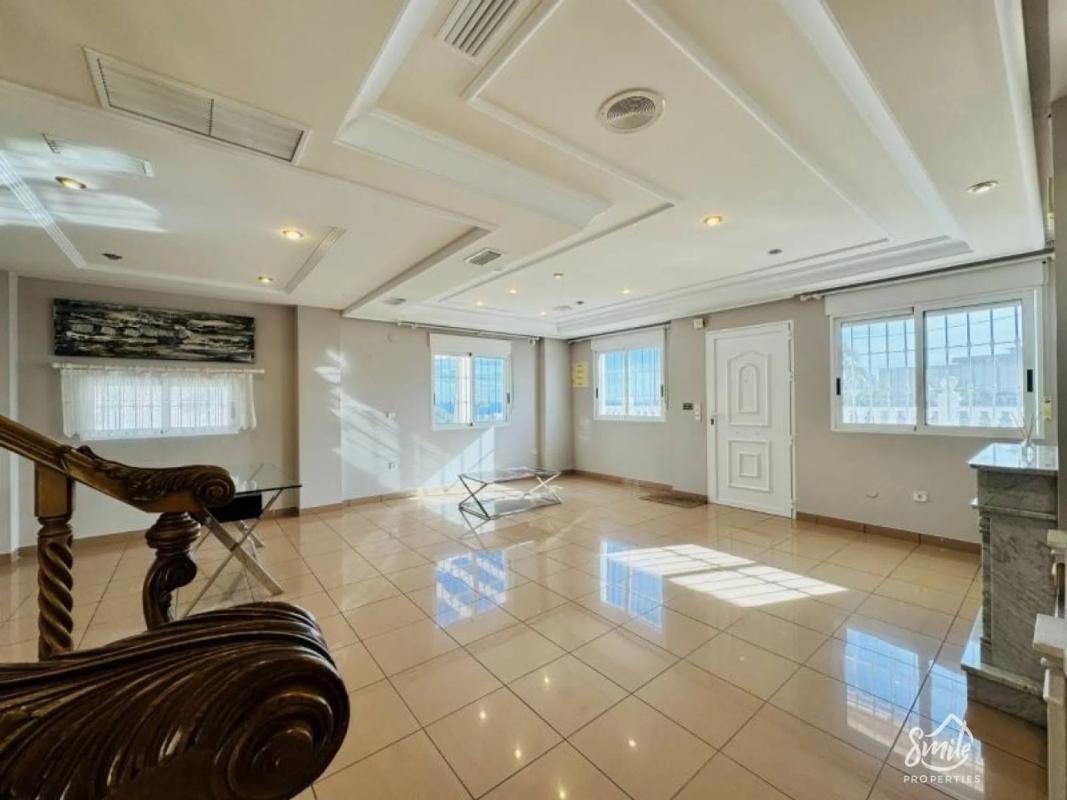Villa with 5 bedrooms, 350m² in Torrevieja, Spain [ID: 0152-482037]