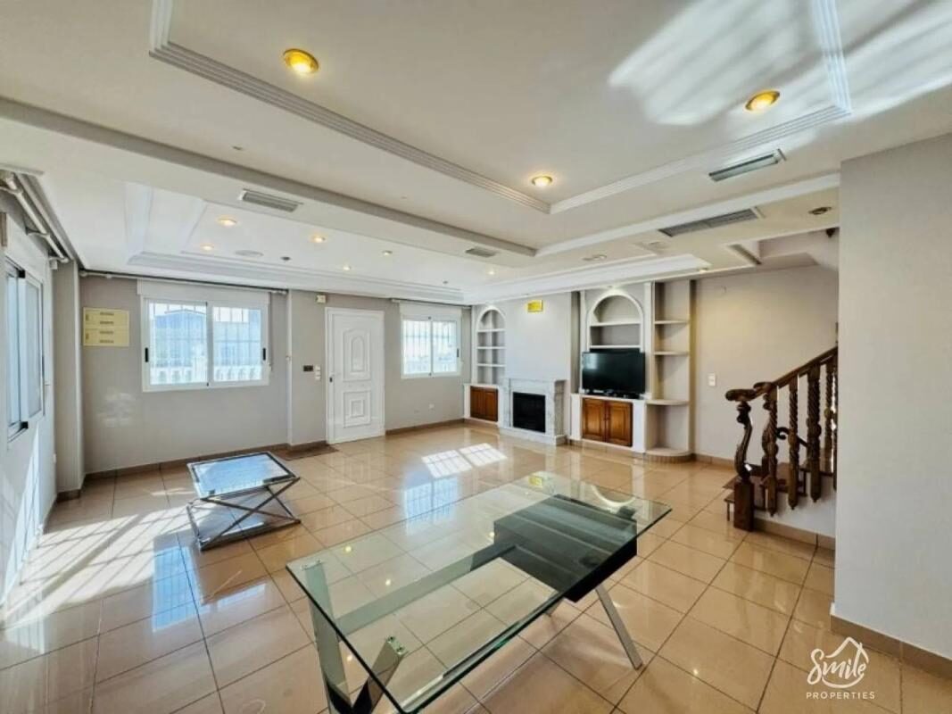 Villa with 5 bedrooms, 350m² in Torrevieja, Spain [ID: 0152-482037]