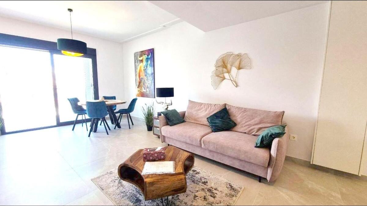 Квартира з 2 спальнями, 94м² в Торрев'єха, Іспанія [ID: 0152-479962]