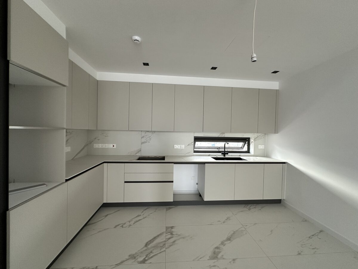 Пентхаус з 5 спальнями, 140.00м² в agios-athanasios, Кіпр [ID: 0602-1148]