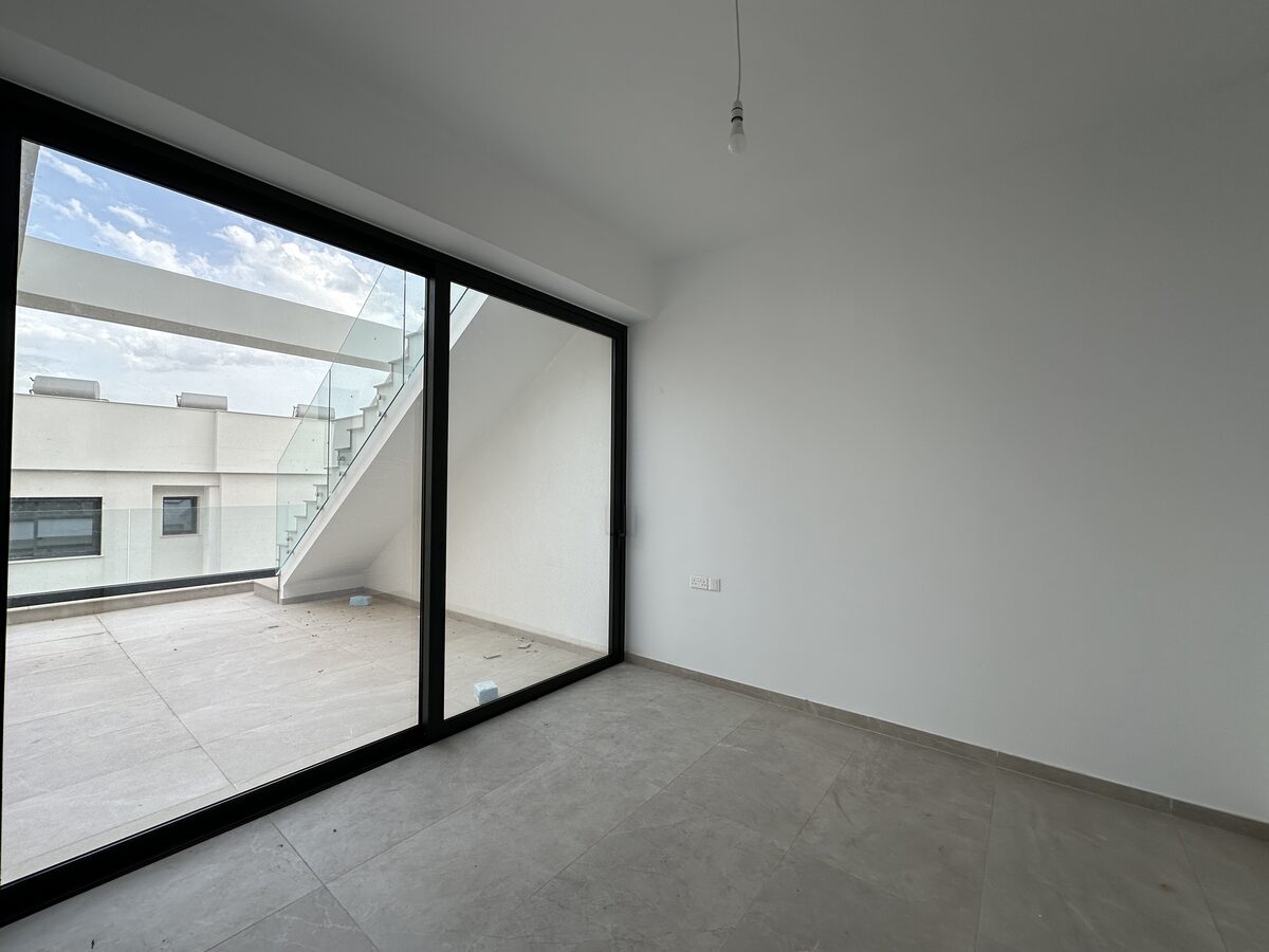 Пентхаус з 5 спальнями, 140.00м² в agios-athanasios, Кіпр [ID: 0602-1148]