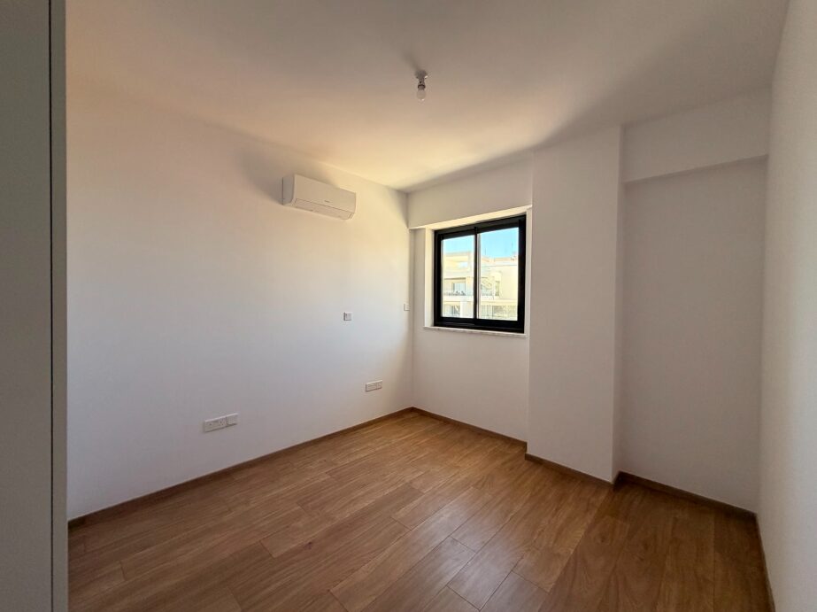Квартира с 2 спальнями, 80.00м² в makenzy, Кипр [ID: 0602-1651]