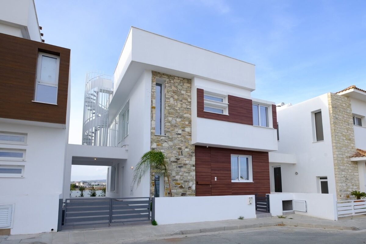 houses з 4 спальнями, 172.00м² в dromolaxia, Кіпр [ID: 0602-3233]
