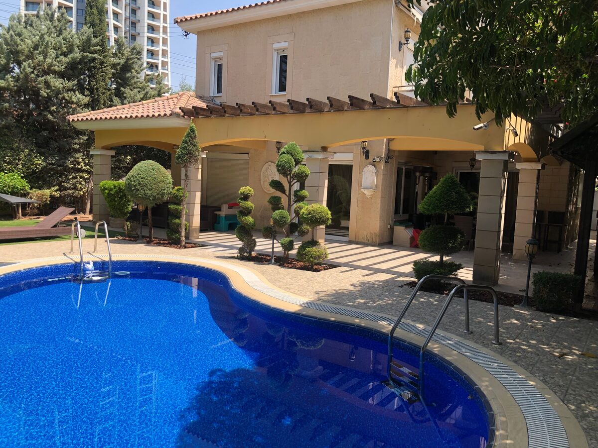 houses с 4 спальнями, 234.00м² в germasogeia-tourist-area, Кипр [ID: 0602-3770]