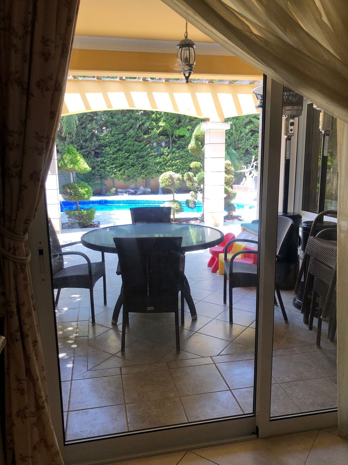 houses с 4 спальнями, 234.00м² в germasogeia-tourist-area, Кипр [ID: 0602-3770]