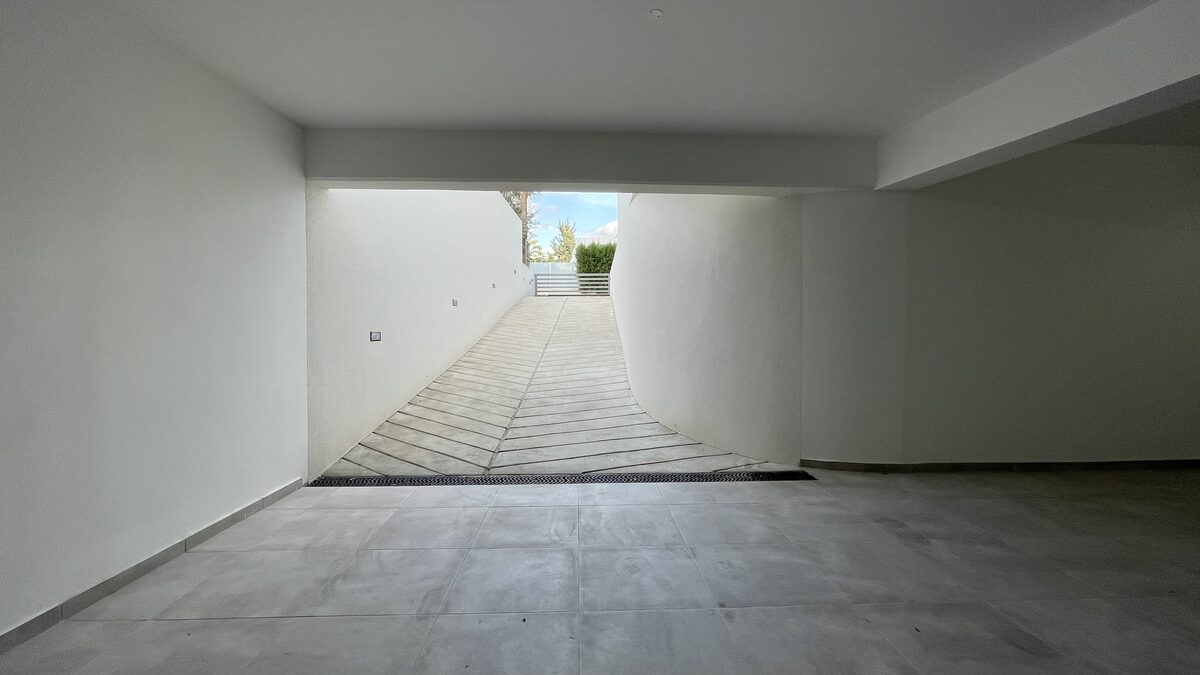 houses with 5 bedrooms, 509.00m² in potamos-germasogeias, Cyprus [ID: 0602-3785]
