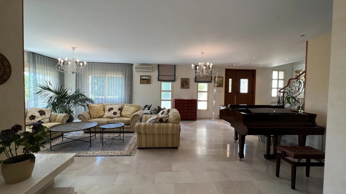 houses з 5 спальнями, 495.00м² в agios-tychon, Кіпр [ID: 0602-4607]