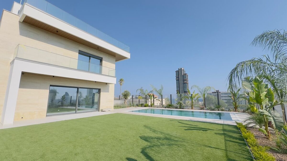 houses с 5 спальнями, 582.00м² в agios-tychon, Кипр [ID: 0602-4978]