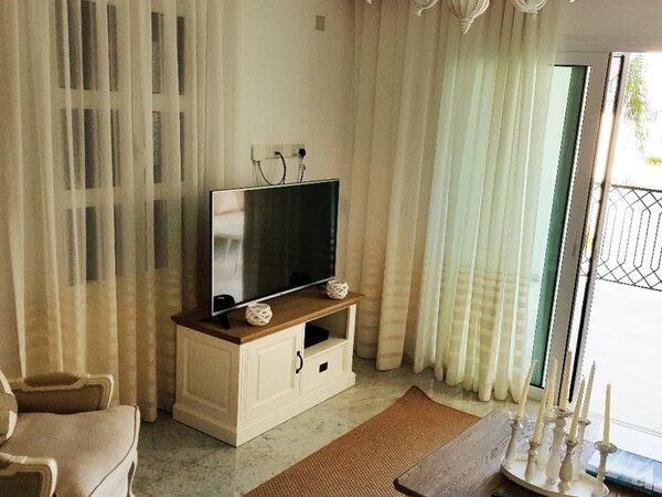 houses w limassol-marina, Cypr - obraz 2
