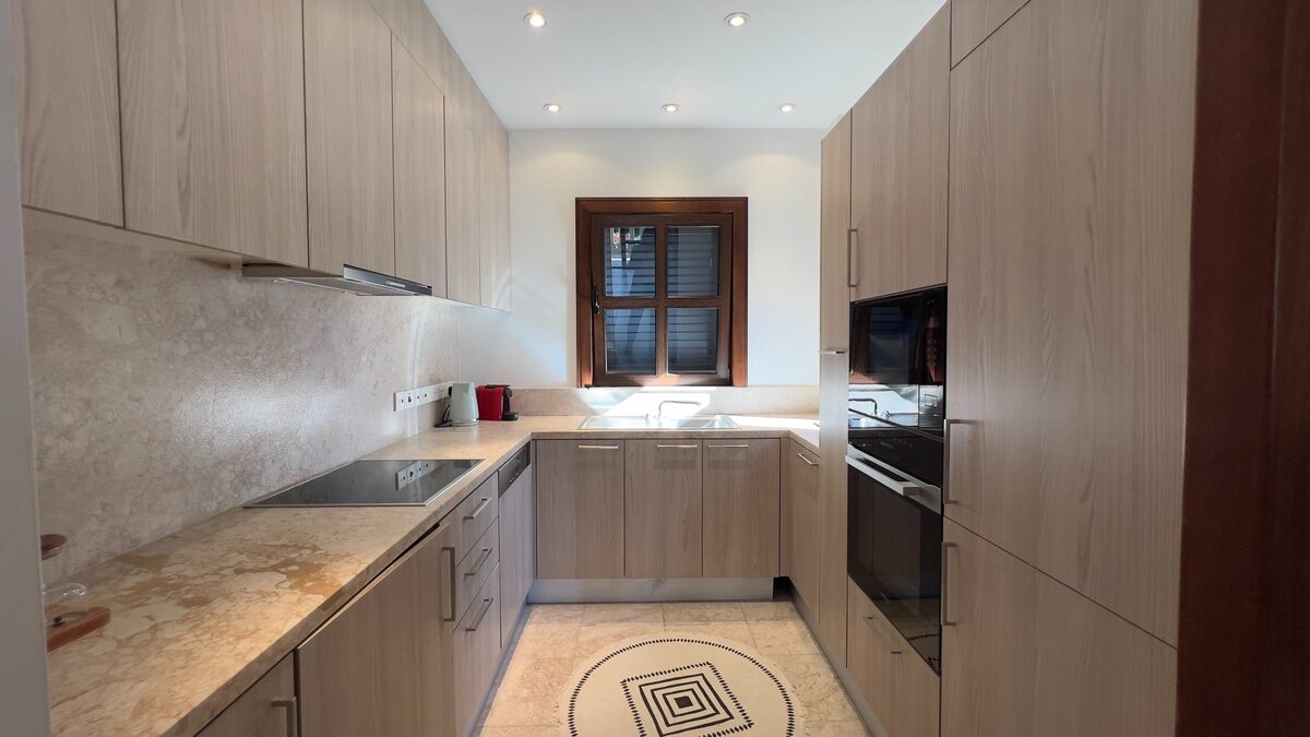 Квартира с 2 спальнями, 102.00м² в pyrgos-tourist-area, Кипр [ID: 0602-6320]