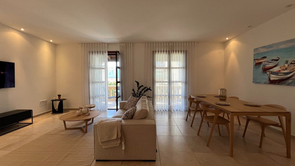 Квартира с 2 спальнями, 102.00м² в pyrgos-tourist-area, Кипр [ID: 0602-6320]