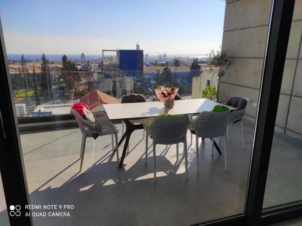 Penthouse with 3 bedrooms in agios-athanasios, Cyprus [ID: 0602-6589]