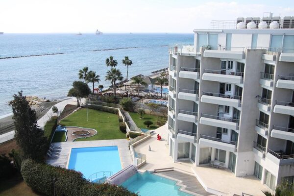 Apartament — Potamos Germasogeias, Limassol, Cypr ID 0602-6846