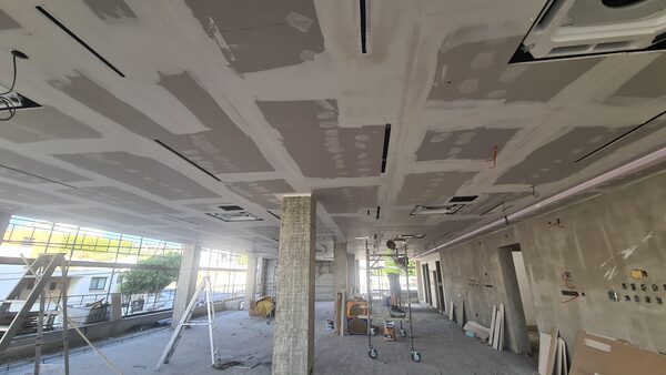 Commercial property in mesa-geitonia, Cyprus, 468.00m² - image 2