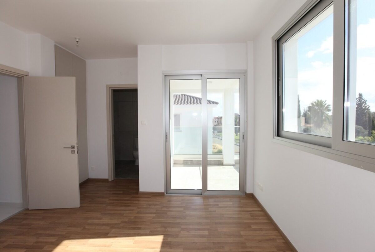 Вилла с 4 спальнями, 176.00м² в strovolos, Кипр [ID: 0602-7453]