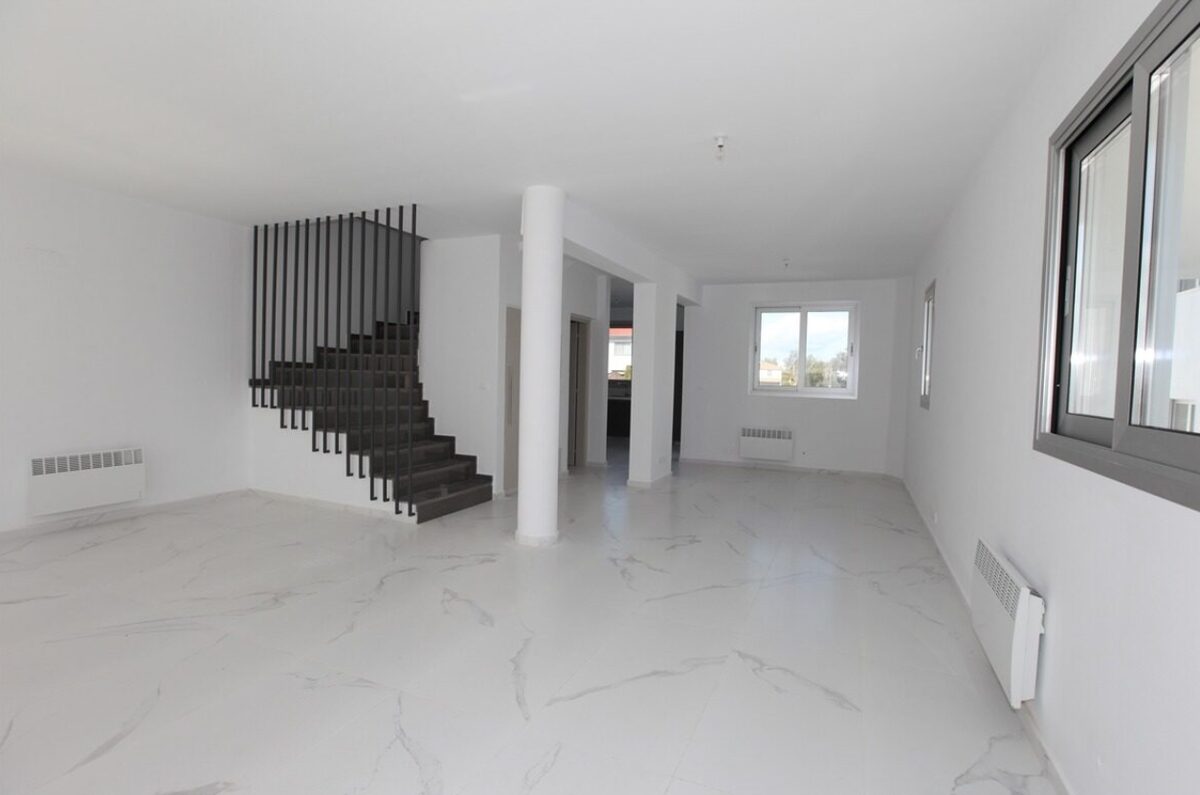Вилла с 4 спальнями, 176.00м² в strovolos, Кипр [ID: 0602-7453]