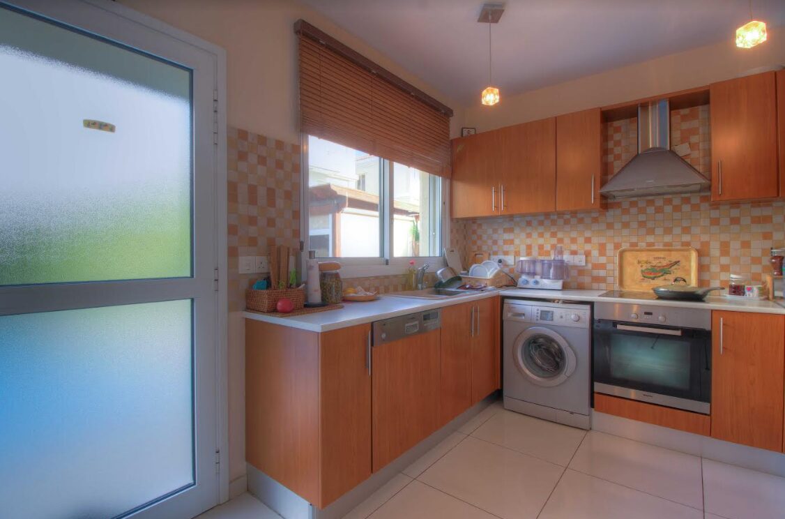 Villa with 4 bedrooms in germasogeia, Cyprus [ID: 0602-7778]