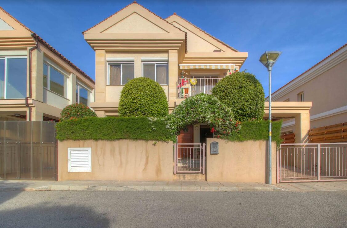 Villa with 4 bedrooms in germasogeia, Cyprus [ID: 0602-7778]