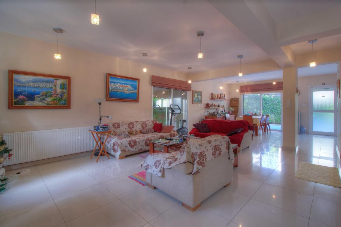 Villa with 4 bedrooms in germasogeia, Cyprus [ID: 0602-7778]